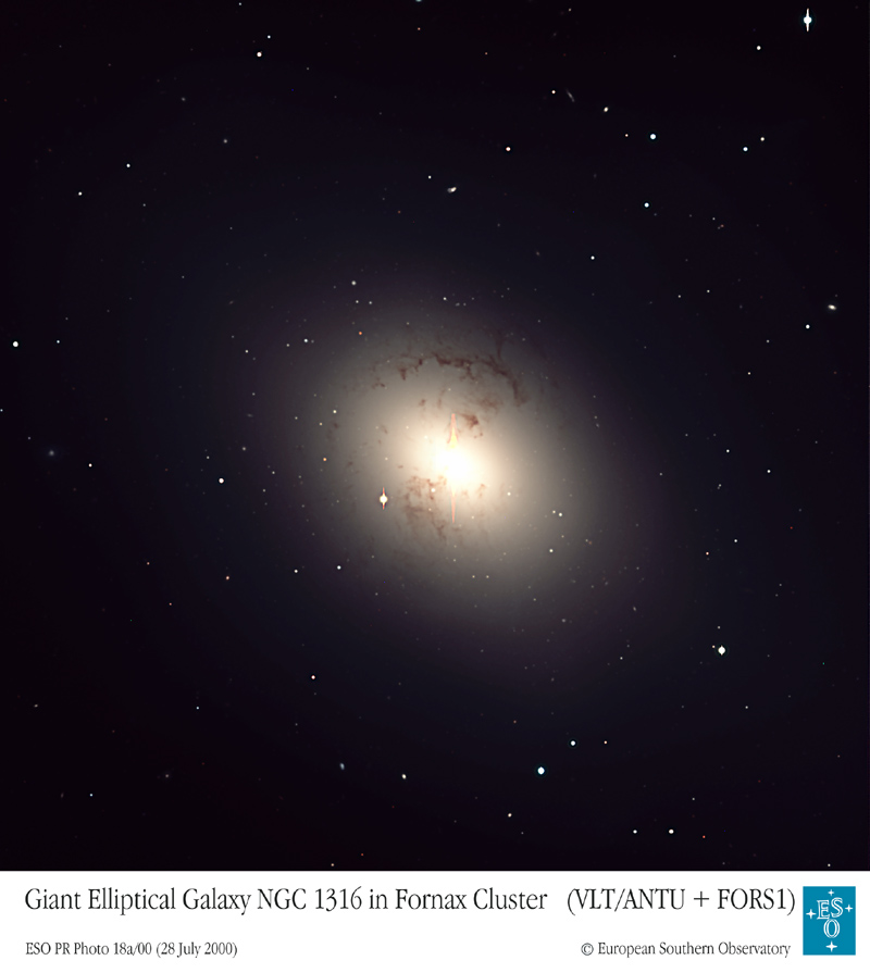 [Изображение: ngc1316_vlt_big.jpg]